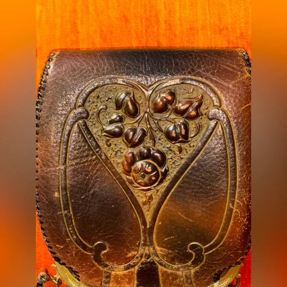 VTG Justin Leather Co Purse Art Nouveau Hand Tooled Leather Turnloc Clasp 1921​